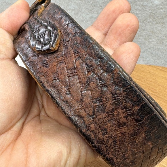Distressed Leather Woven Embossed Belt Silver Buckle Brown Well Worn Size 50 - Picture 9 of 15